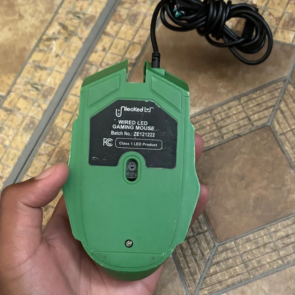 Wired Gaming Mouse - Green buy it🙏🏾